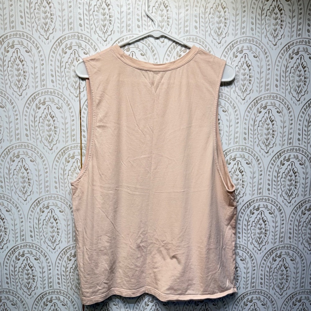 Fabletics Muscle Tank Top Womens XL Peach Athleisure Sleeveless Crew Neck Solid - Picture 2 of 4